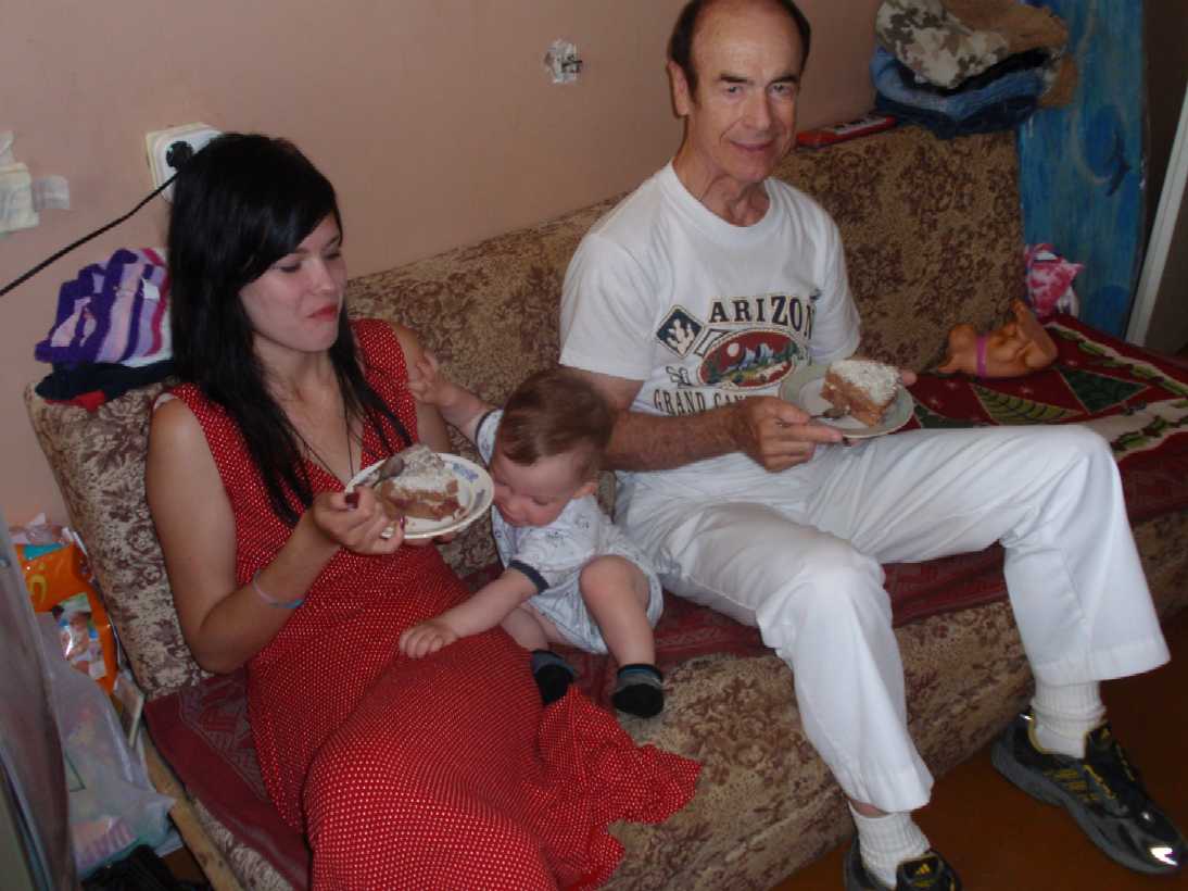 09  8 11  Dad w Lena & Robert on his birthday 1094x820  P8110078